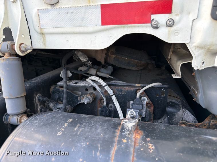 image for item FK3110 2016 Freightliner Cascadia semi truck