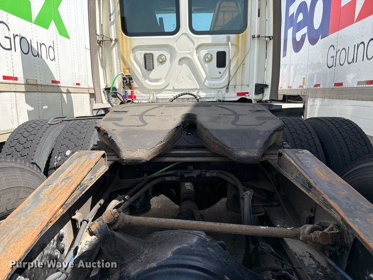image for item FK3110 2016 Freightliner Cascadia semi truck