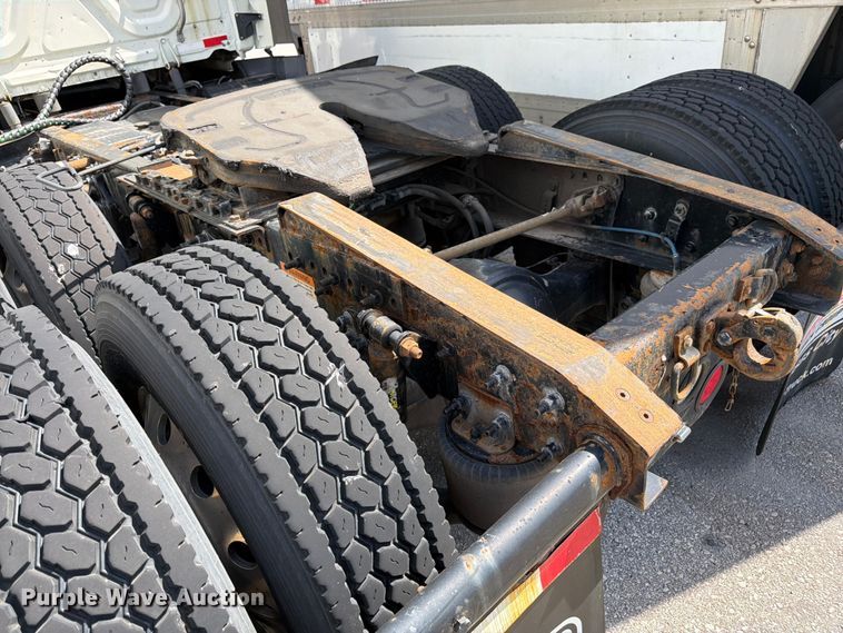 image for item FK3110 2016 Freightliner Cascadia semi truck