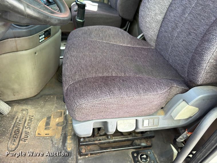 image for item FK3110 2016 Freightliner Cascadia semi truck