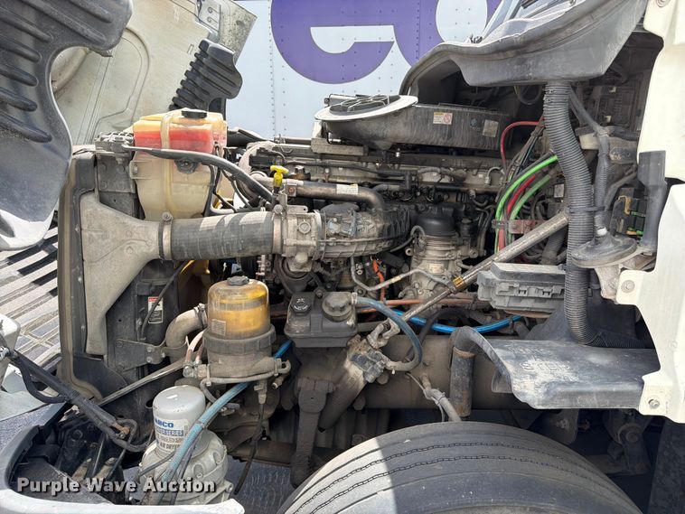 image for item FK3110 2016 Freightliner Cascadia semi truck