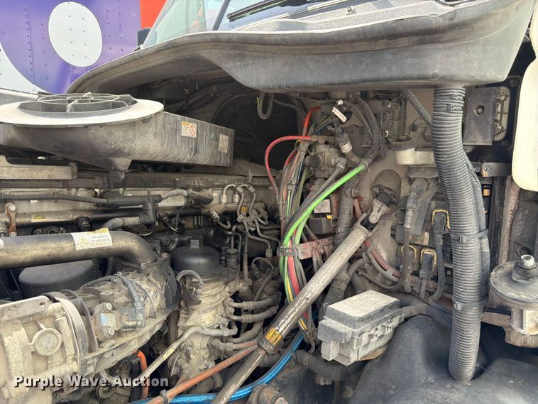 image for item FK3110 2016 Freightliner Cascadia semi truck