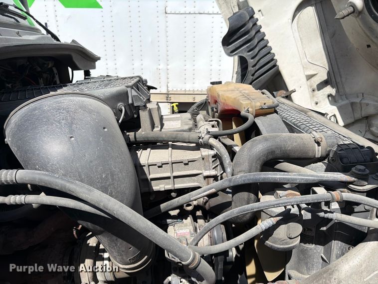 image for item FK3110 2016 Freightliner Cascadia semi truck