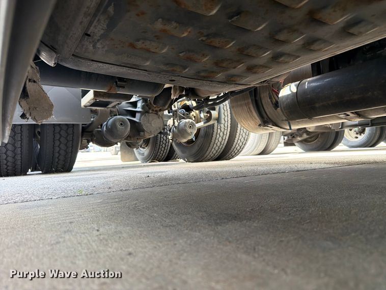 image for item FK3110 2016 Freightliner Cascadia semi truck