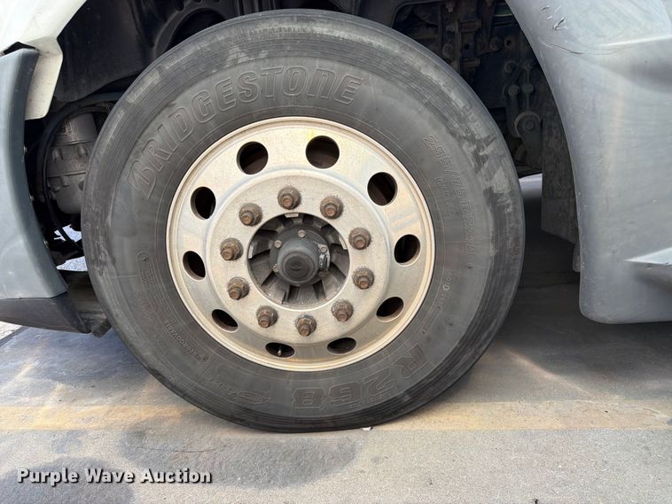 image for item FK3110 2016 Freightliner Cascadia semi truck