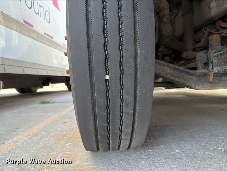 image for item FK3110 2016 Freightliner Cascadia semi truck