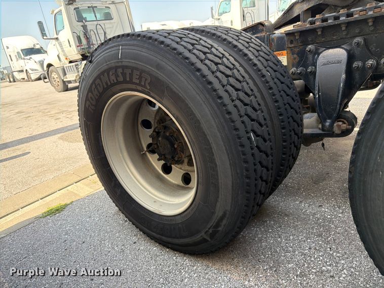 image for item FK3110 2016 Freightliner Cascadia semi truck