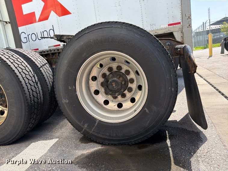 image for item FK3110 2016 Freightliner Cascadia semi truck
