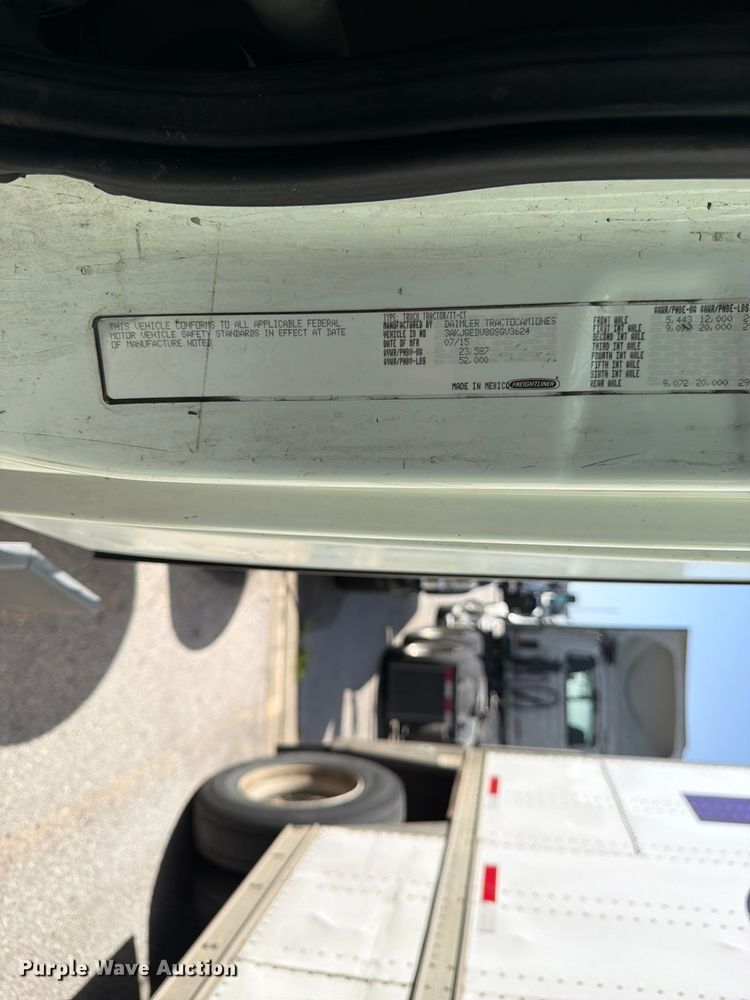 image for item FK3110 2016 Freightliner Cascadia semi truck