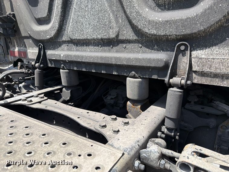 image for item FK3111 2016 Freightliner Cascadia semi truck