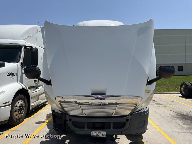 image for item FK3111 2016 Freightliner Cascadia semi truck
