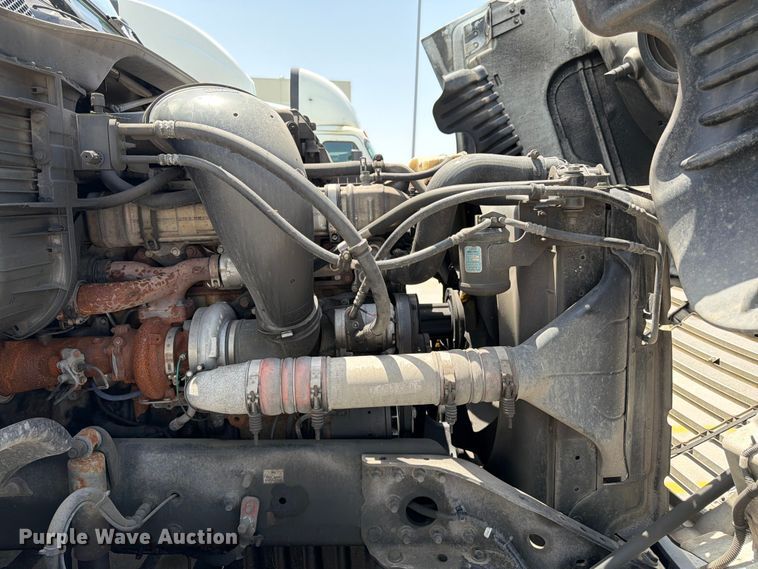 image for item FK3111 2016 Freightliner Cascadia semi truck