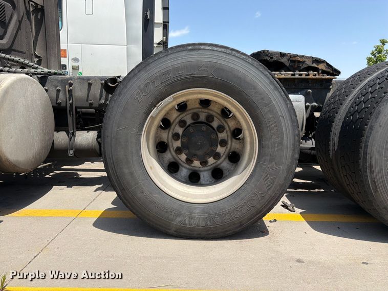 image for item FK3111 2016 Freightliner Cascadia semi truck