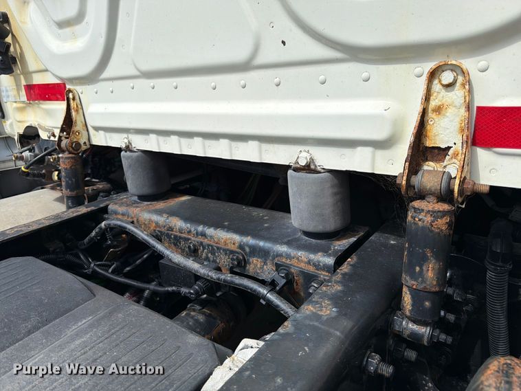 image for item FK3118 2017 Freightliner Cascadia semi truck