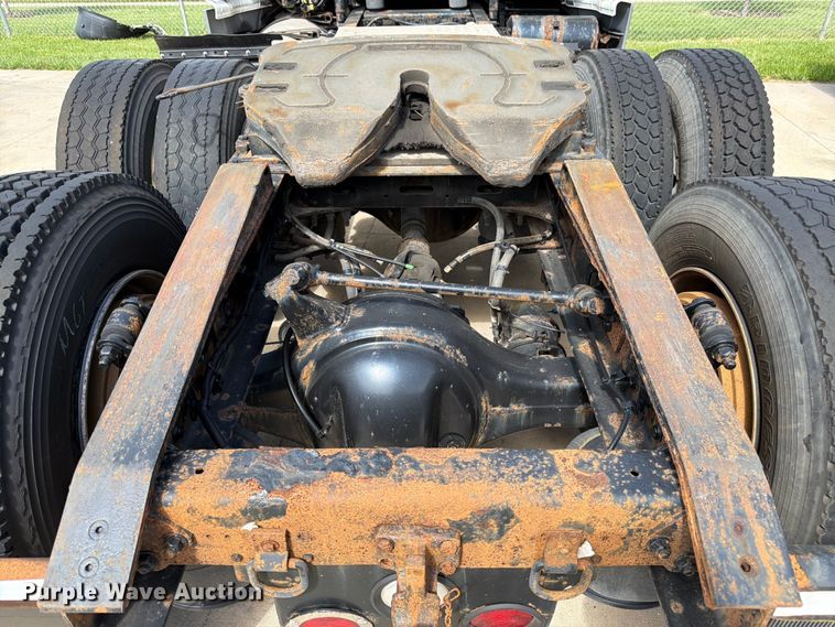 image for item FK3118 2017 Freightliner Cascadia semi truck