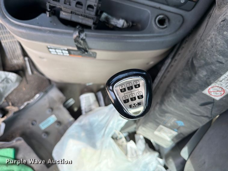 image for item FK3118 2017 Freightliner Cascadia semi truck
