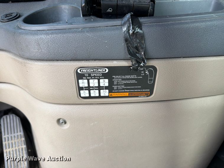 image for item FK3118 2017 Freightliner Cascadia semi truck