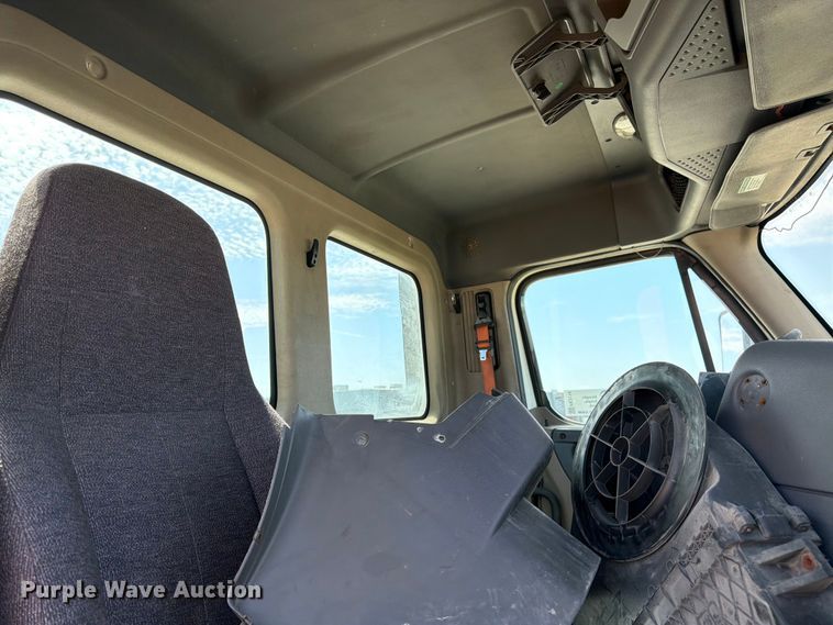 image for item FK3118 2017 Freightliner Cascadia semi truck