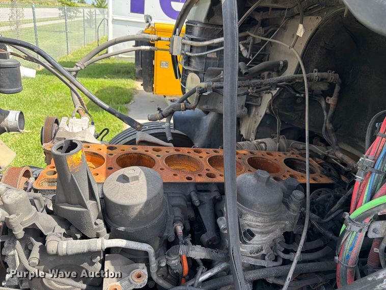 image for item FK3118 2017 Freightliner Cascadia semi truck