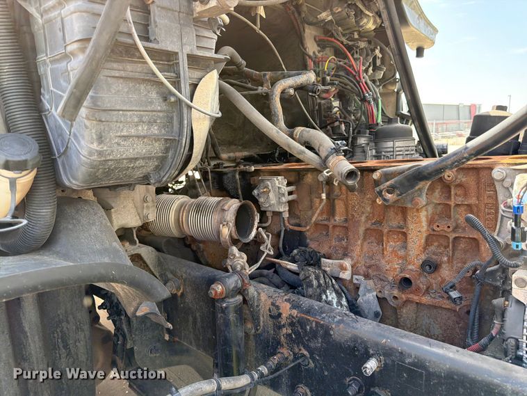 image for item FK3118 2017 Freightliner Cascadia semi truck