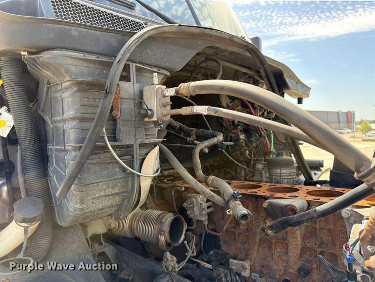 image for item FK3118 2017 Freightliner Cascadia semi truck