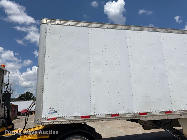 image for item FK3146 2015 Vanguard dry van trailer