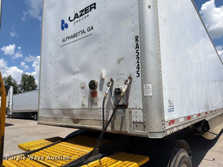 image for item FK3146 2015 Vanguard dry van trailer