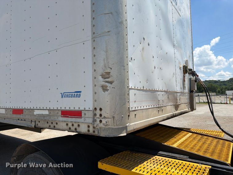 image for item FK3146 2015 Vanguard dry van trailer