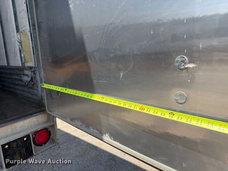 image for item FK3146 2015 Vanguard dry van trailer