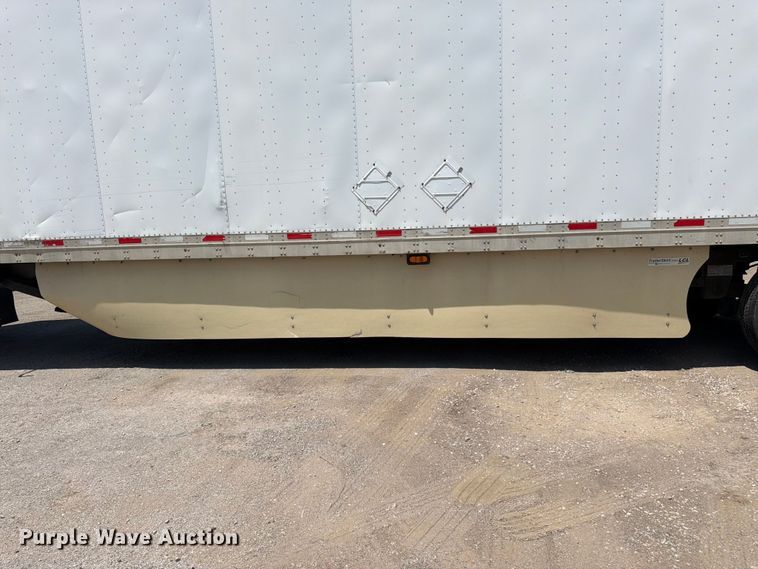 image for item FK3146 2015 Vanguard dry van trailer