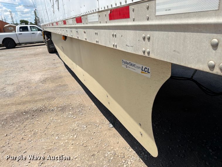 image for item FK3146 2015 Vanguard dry van trailer