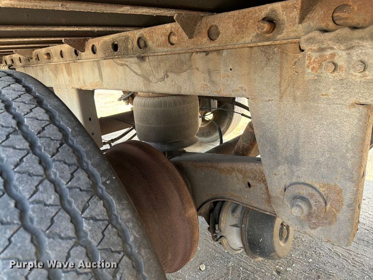 image for item FK3146 2015 Vanguard dry van trailer