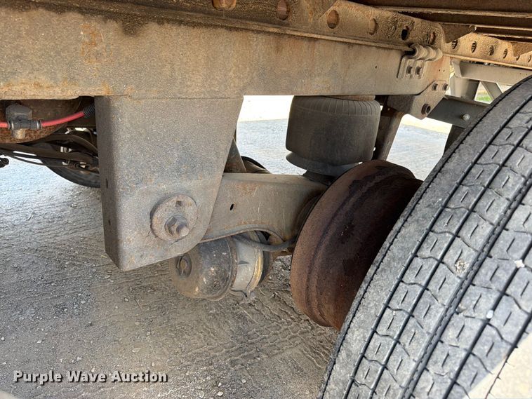 image for item FK3146 2015 Vanguard dry van trailer