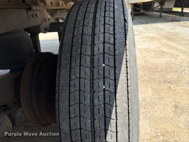 image for item FK3146 2015 Vanguard dry van trailer