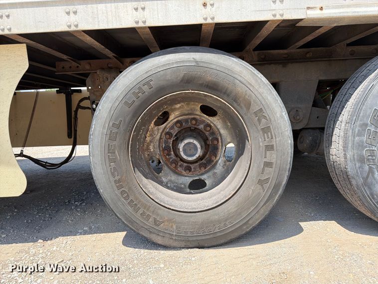 image for item FK3146 2015 Vanguard dry van trailer