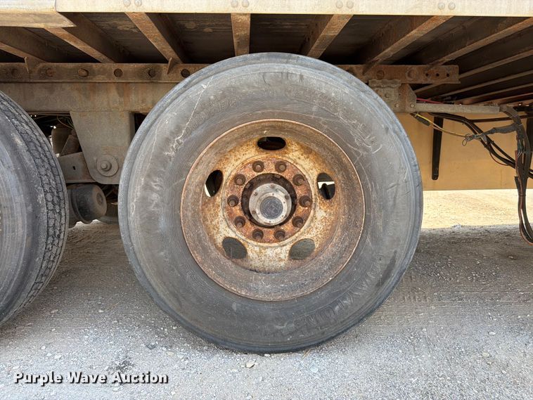 image for item FK3146 2015 Vanguard dry van trailer