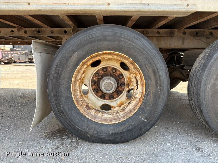 image for item FK3146 2015 Vanguard dry van trailer