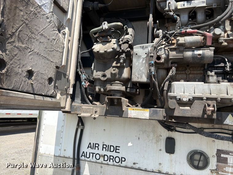 image for item FK3149 2013 Utility VS2RA refrigerated van trailer
