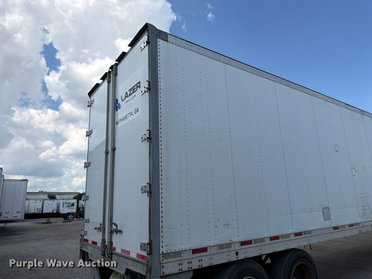image for item FK3150 2006 Vanguard dry van trailer