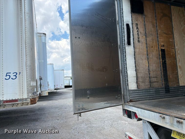 image for item FK3150 2006 Vanguard dry van trailer