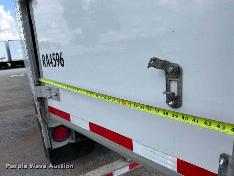 image for item FK3150 2006 Vanguard dry van trailer