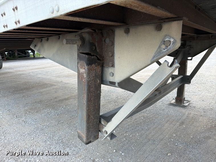 image for item FK3150 2006 Vanguard dry van trailer