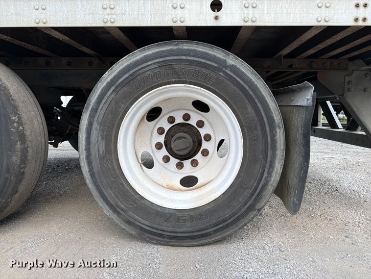 image for item FK3150 2006 Vanguard dry van trailer