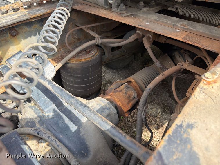 image for item FK4048 2007 International 8600 semi truck