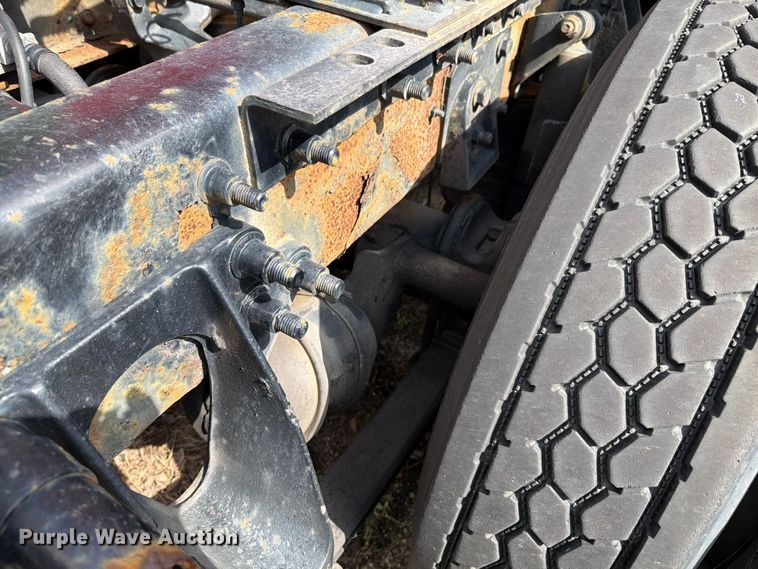 image for item FK4048 2007 International 8600 semi truck
