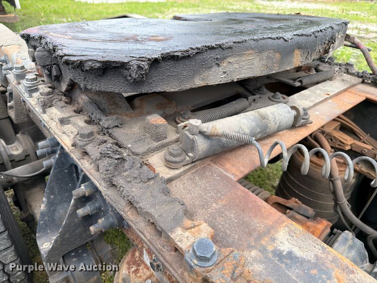 image for item FK4048 2007 International 8600 semi truck