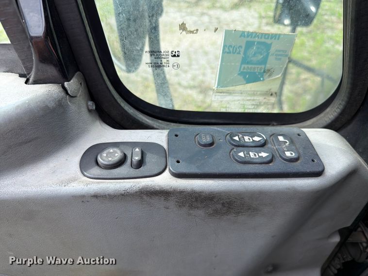 image for item FK4048 2007 International 8600 semi truck