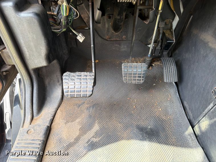 image for item FK4048 2007 International 8600 semi truck