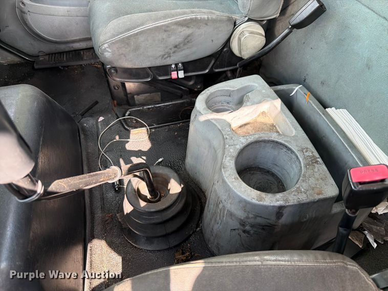 image for item FK4048 2007 International 8600 semi truck