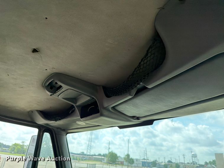 image for item FK4048 2007 International 8600 semi truck